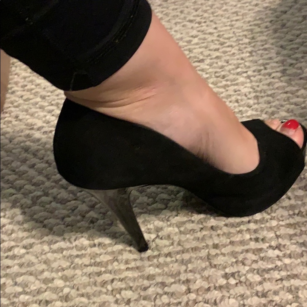 Jessica Simpson Suede Black Pumps
